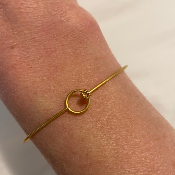 Dainty gold bracelet - Picture 1 of 2